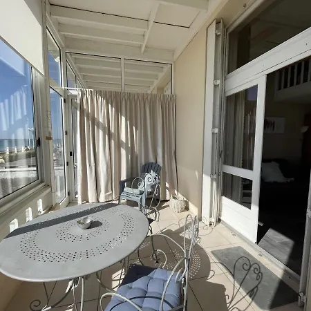 En Duplex A 50m De La Avec Jardin Privatif Et Proche Commerces A Jullouville - Fr-1-361-48 Apartment