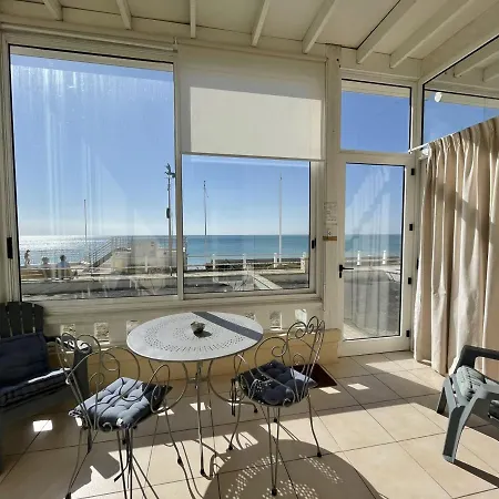 En Duplex A 50m De La Plage Avec Jardin Privatif Et Proche Commerces A Jullouville - Fr-1-361-48