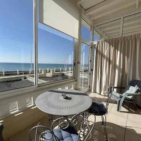 Apartment En Duplex A 50m De La Avec Jardin Privatif Et Proche Commerces A Jullouville - Fr-1-361-48