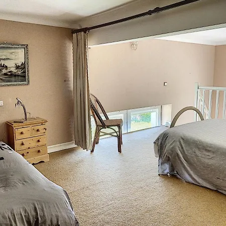 Apartment En Duplex A 50m De La Avec Jardin Privatif Et Proche Commerces A Jullouville - Fr-1-361-48 Bouillon
