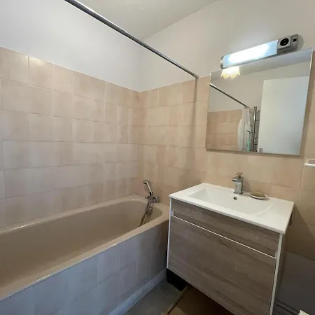 En Duplex A 50m De La Plage Avec Jardin Privatif Et Proche Commerces A Jullouville - Fr-1-361-48 דירה Bouillon