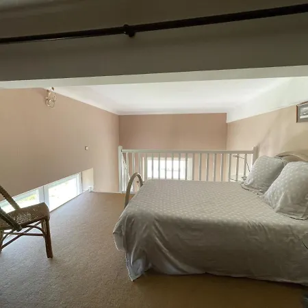 En Duplex A 50m De La Plage Avec Jardin Privatif Et Proche Commerces A Jullouville - Fr-1-361-48