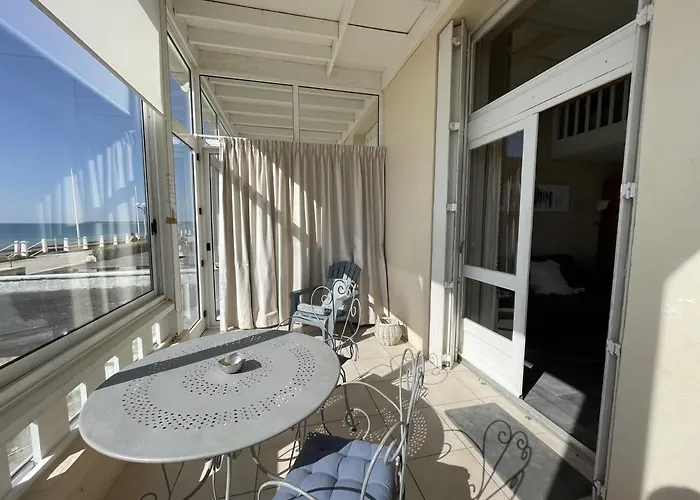 En Duplex A 50m De La Avec Jardin Privatif Et Proche Commerces A Jullouville - Fr-1-361-48 Lejlighed