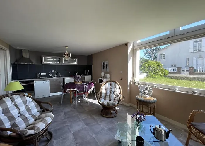 Lejlighed En Duplex A 50m De La Avec Jardin Privatif Et Proche Commerces A Jullouville - Fr-1-361-48 *