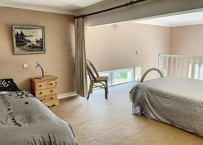 Lejlighed En Duplex A 50m De La Avec Jardin Privatif Et Proche Commerces A Jullouville - Fr-1-361-48 Bouillon