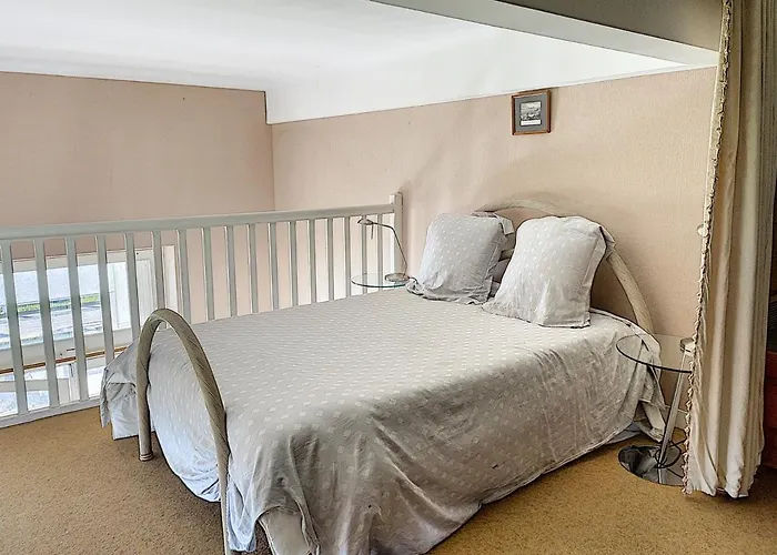 En Duplex A 50m De La Avec Jardin Privatif Et Proche Commerces A Jullouville - Fr-1-361-48 Lejlighed