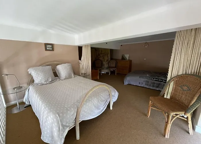 Lejlighed En Duplex A 50m De La Avec Jardin Privatif Et Proche Commerces A Jullouville - Fr-1-361-48 *